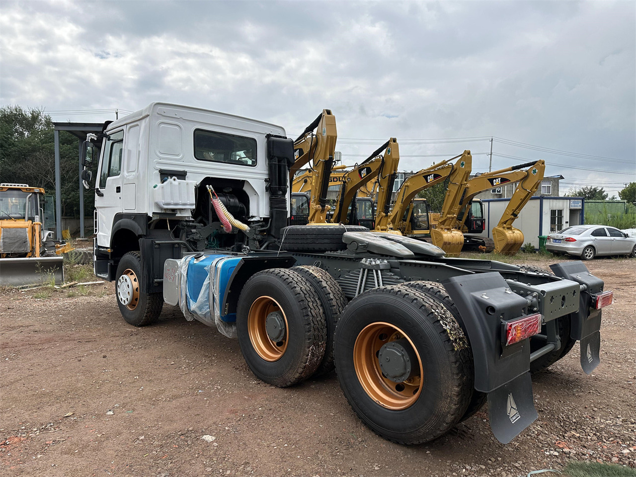 SINOTRUK Howo tractor unit 420hp - Тягач: фото 5 SINOTRUK Howo tractor unit 420hp - Тягач: фото 5