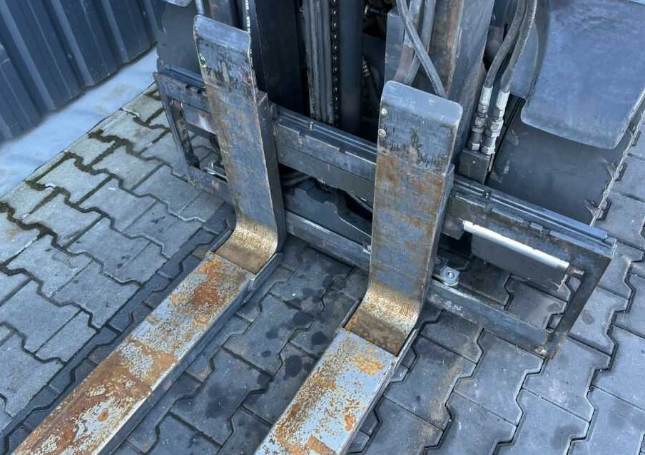 Дизельный погрузчик Linde H25D-02/600: фото 10