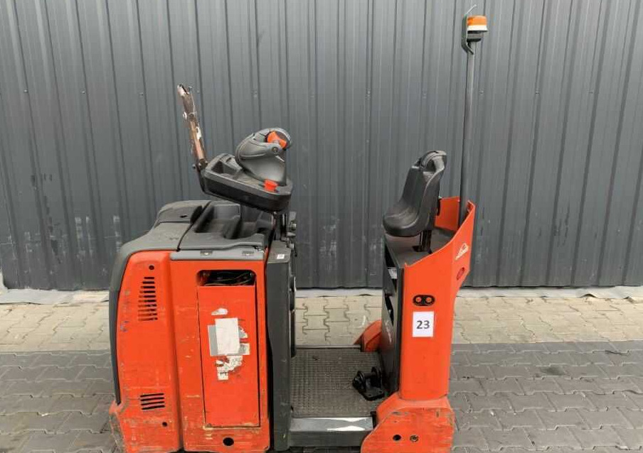 Linde P30C - Складской тягач: фото 3 Linde P30C - Складской тягач: фото 3