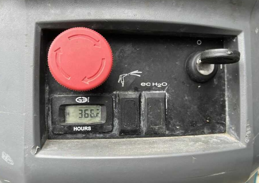 Tennant T500 - Поломоечная машина: фото 5 Tennant T500 - Поломоечная машина: фото 5