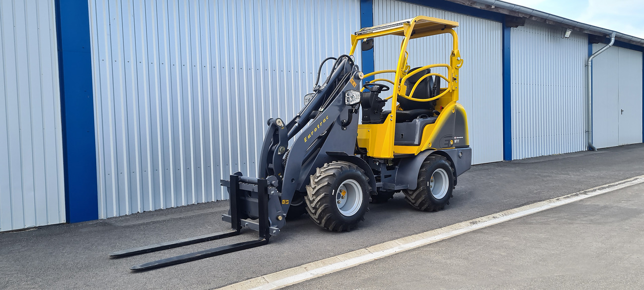 Eurotrac W11 Radlader Hoflader - Компактный фронтальный погрузчик: фото 1 Eurotrac W11 Radlader Hoflader - Компактный фронтальный погрузчик: фото 1