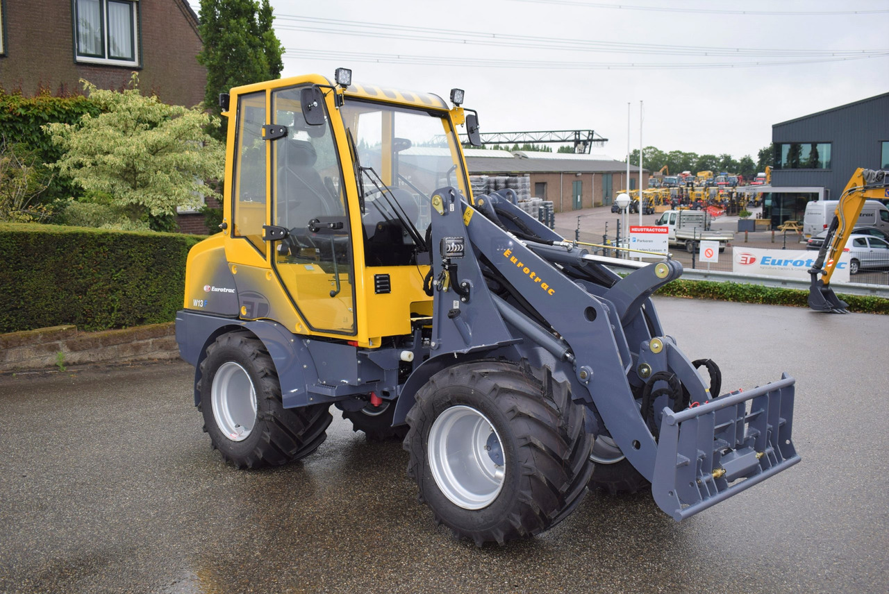 Eurotrac W13 Radlader Hoflader - Компактный фронтальный погрузчик: фото 4 Eurotrac W13 Radlader Hoflader - Компактный фронтальный погрузчик: фото 4