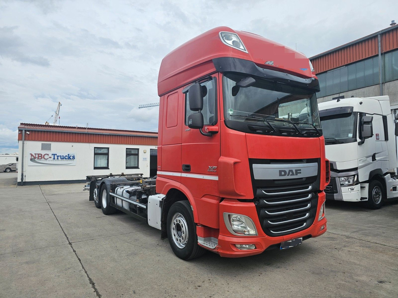 DAF XF 440 FAR * MUTLI * 2X TANK * RETARDER * STANDH - Грузовик-контейнеровоз/ Сменный кузов: фото 3 DAF XF 440 FAR * MUTLI * 2X TANK * RETARDER * STANDH - Грузовик-контейнеровоз/ Сменный кузов: фото 3