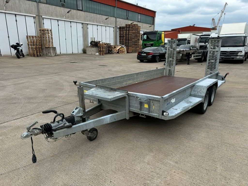 Saris TIEFLADER MIT RAMPEN*TÜV*4 M LANG*TROMMELBREMSEN - Низкорамный прицеп: фото 1 Saris TIEFLADER MIT RAMPEN*TÜV*4 M LANG*TROMMELBREMSEN - Низкорамный прицеп: фото 1