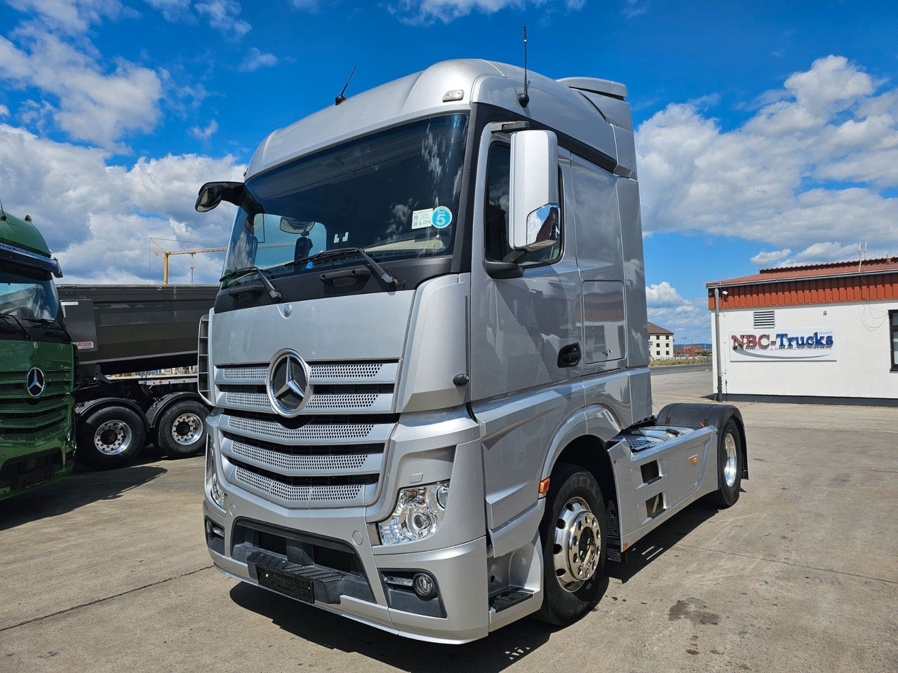 Mercedes-Benz ACTROS 1851 * 2X VORHANDEN * ACC * STANDH. *EUR5 - Тягач: фото 1 Mercedes-Benz ACTROS 1851 * 2X VORHANDEN * ACC * STANDH. *EUR5 - Тягач: фото 1