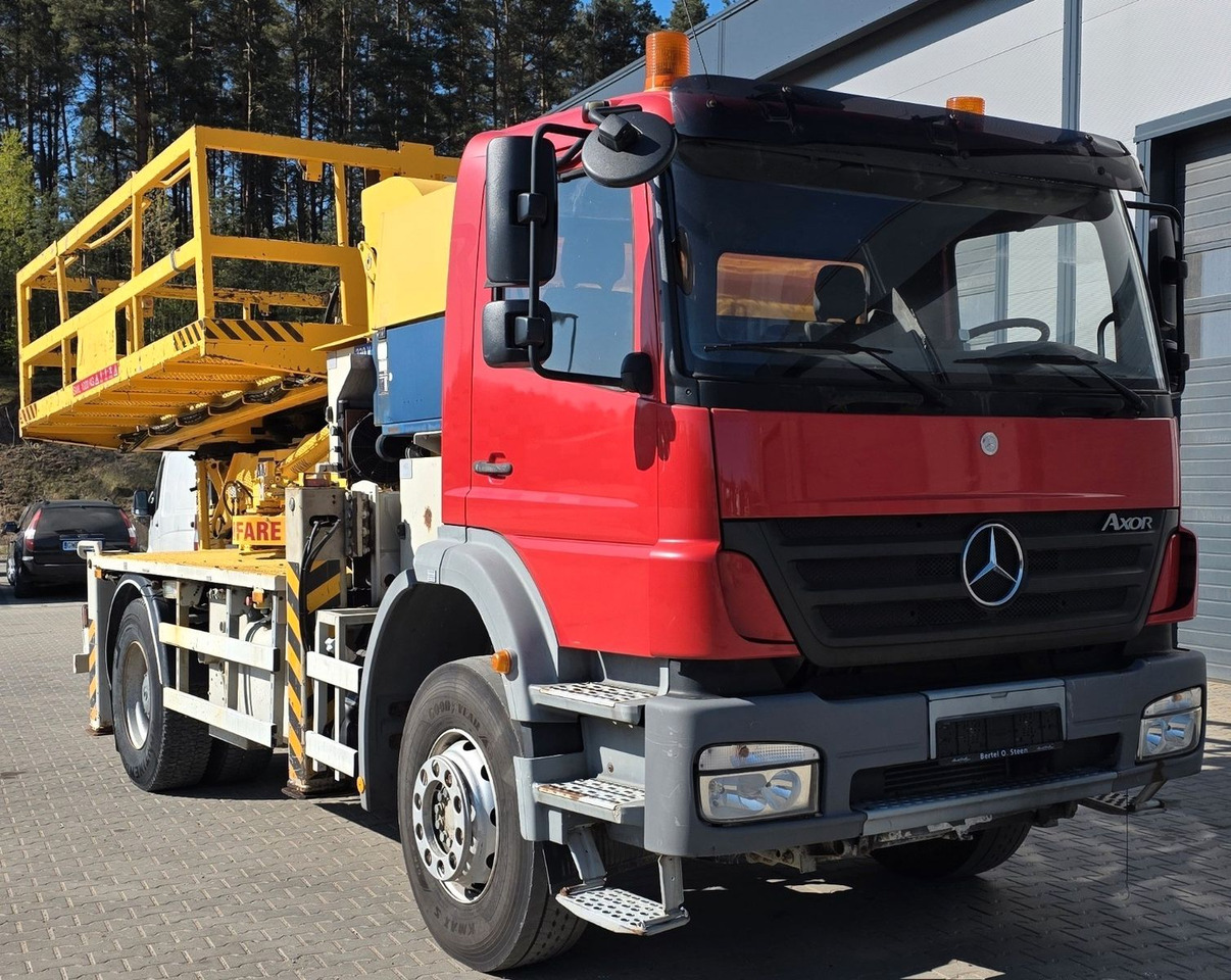 Mercedes-Benz Axor 1824 - Грузовик с подъемником: фото 5 Mercedes-Benz Axor 1824 - Грузовик с подъемником: фото 5