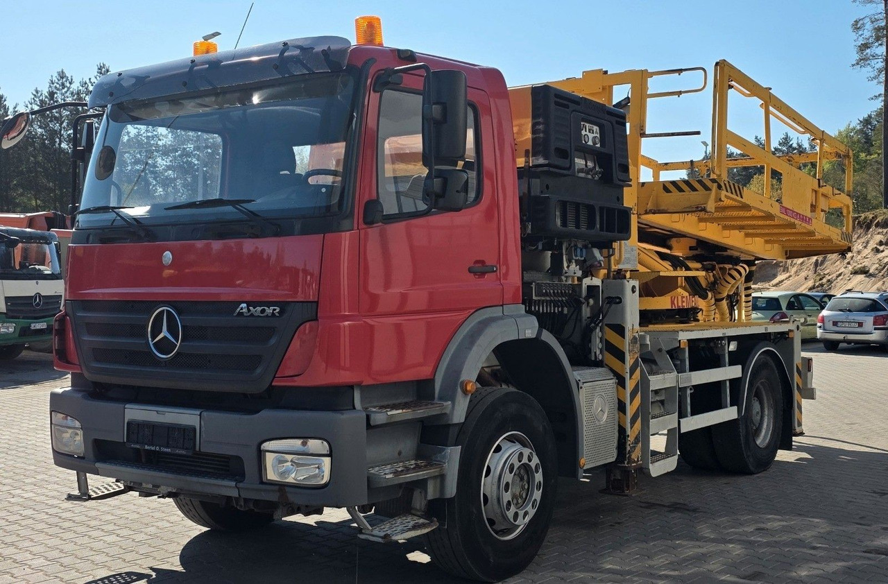 Mercedes-Benz Axor 1824 - Грузовик с подъемником: фото 1 Mercedes-Benz Axor 1824 - Грузовик с подъемником: фото 1