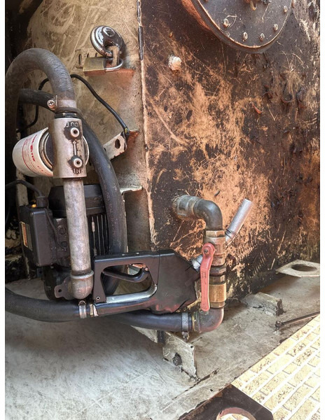 IBC tank - Грузовик-цистерна: фото 4 IBC tank - Грузовик-цистерна: фото 4