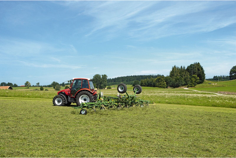 Krone getrokken schudders KWT met wielstel - Сеноворошилка: фото 2 Krone getrokken schudders KWT met wielstel - Сеноворошилка: фото 2