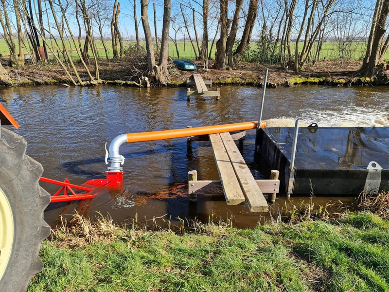 Lely vijzelpomp - Насос для воды: фото 1 Lely vijzelpomp - Насос для воды: фото 1