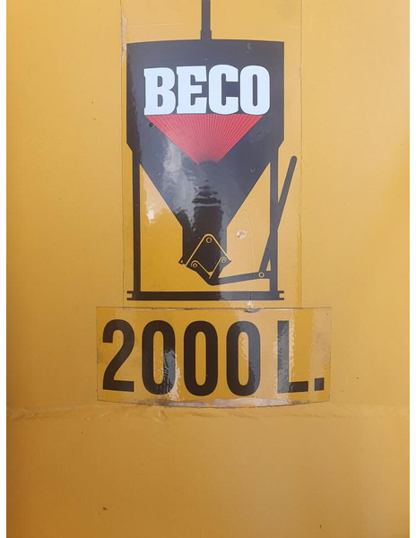 Новый Навесное оборудование для Строительной техники Beton kubel 2000 liter: фото 7