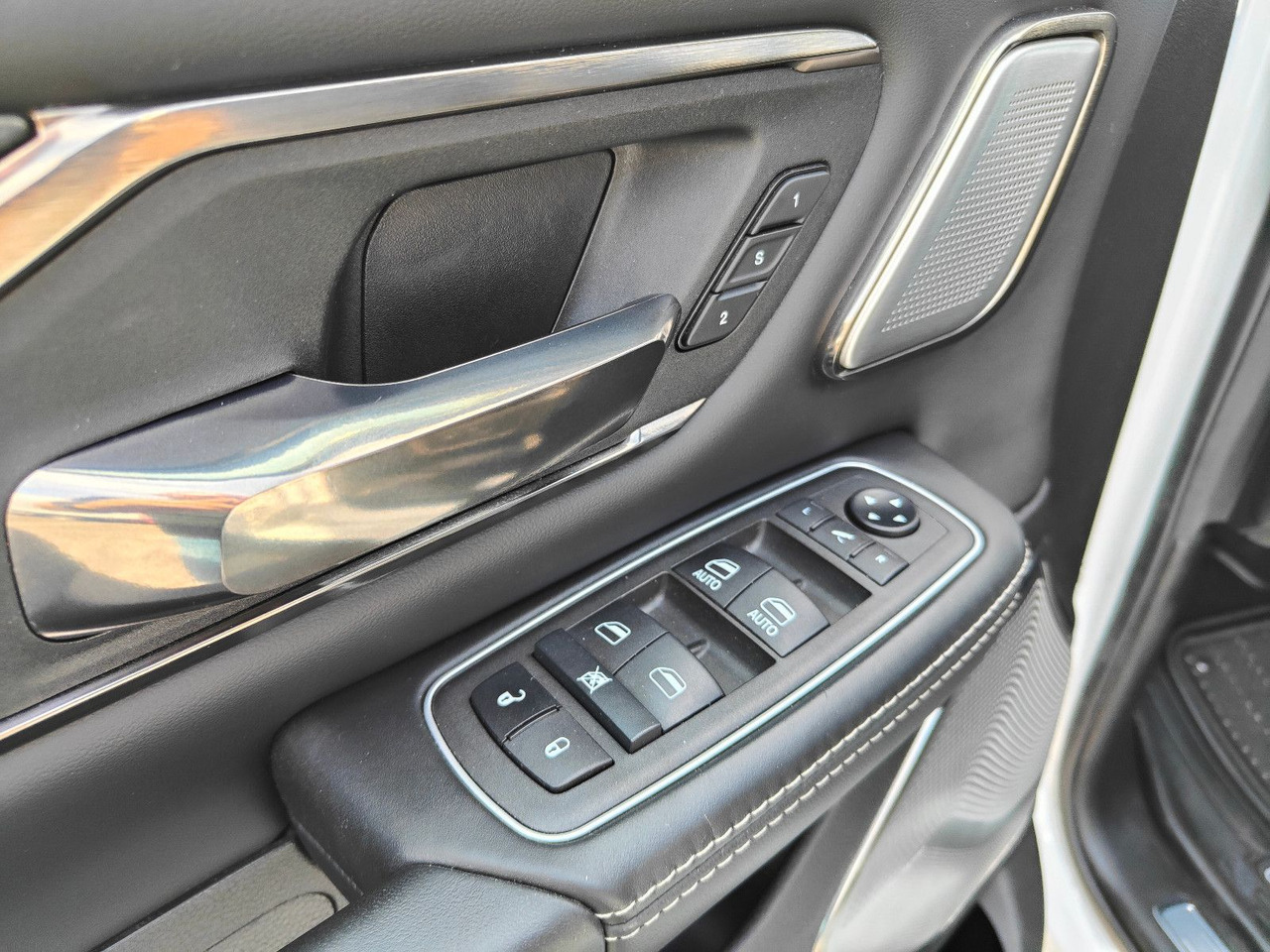 Внедорожник Dodge RAM HEMI Limited 5.7 PRINS LPG Luftfederung: фото 16 Внедорожник Dodge RAM HEMI Limited 5.7 PRINS LPG Luftfederung: фото 16