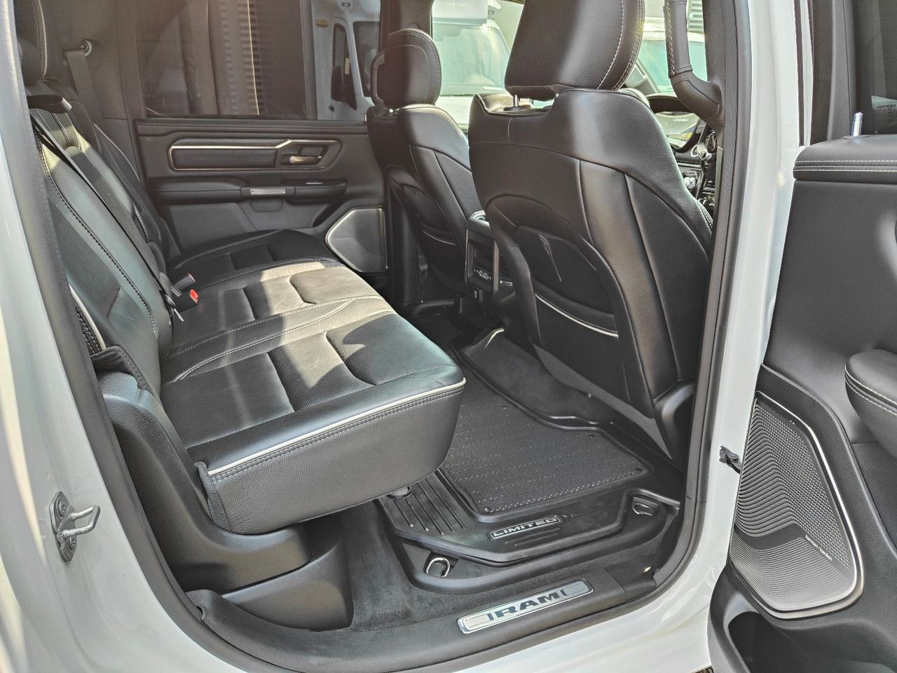 Внедорожник Dodge RAM HEMI Limited 5.7 PRINS LPG Luftfederung: фото 12 Внедорожник Dodge RAM HEMI Limited 5.7 PRINS LPG Luftfederung: фото 12