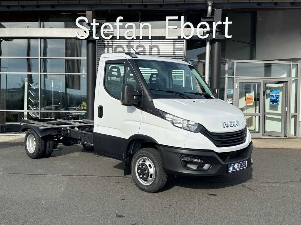 Iveco Daily 50C18 3.0L *R3750mm*Navi*Klima* 3x - Грузовик-шасси: фото 1 Iveco Daily 50C18 3.0L *R3750mm*Navi*Klima* 3x - Грузовик-шасси: фото 1