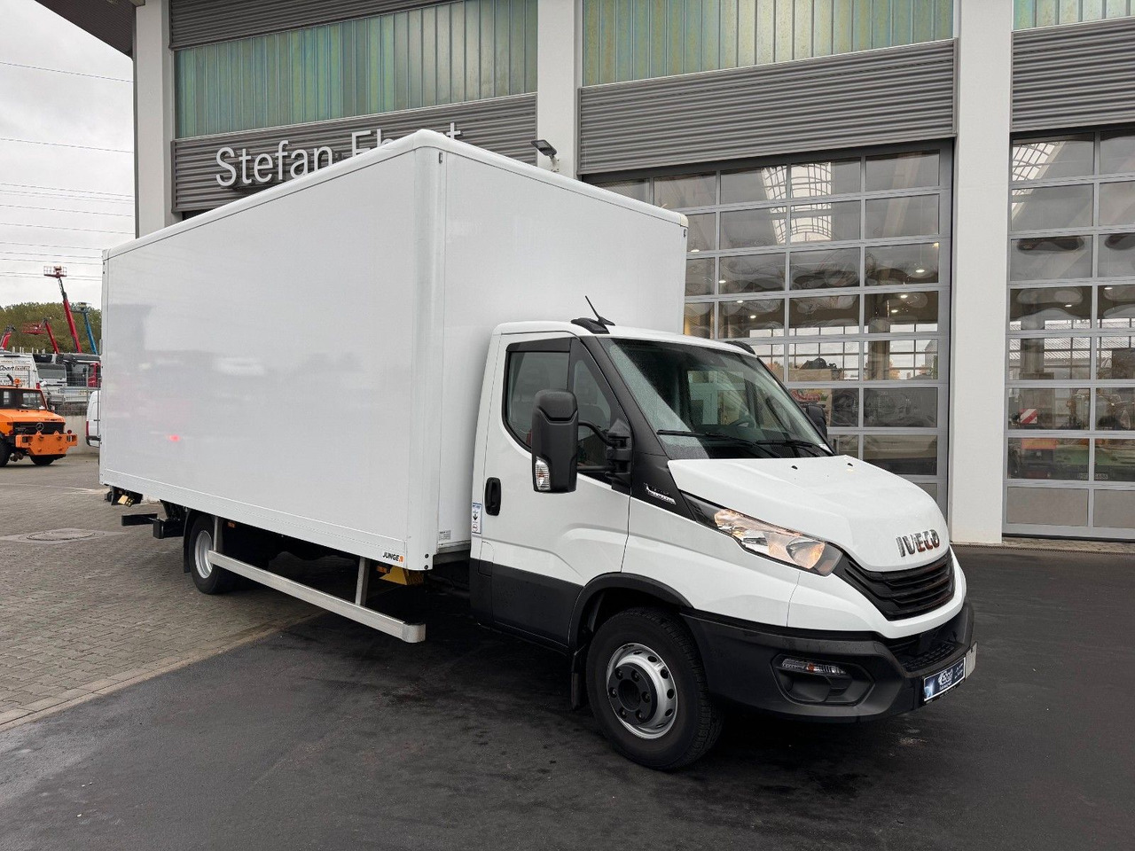 Iveco Daily 70C18 A8 *Koffer*LBW*Automatik* - Фургон с закрытым кузовом: фото 1 Iveco Daily 70C18 A8 *Koffer*LBW*Automatik* - Фургон с закрытым кузовом: фото 1