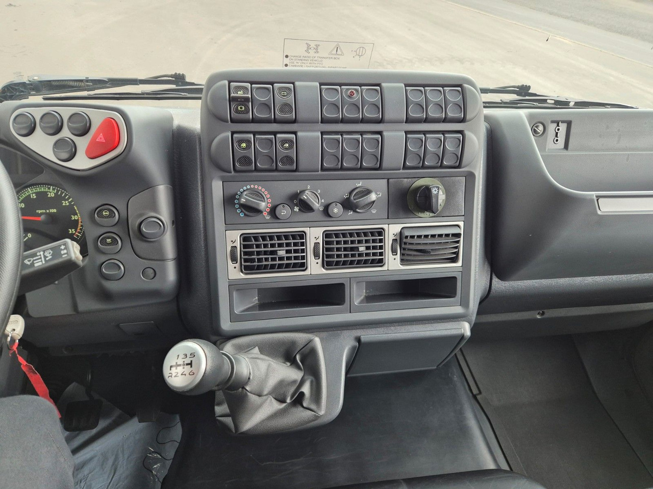 Грузовик бортовой/ Платформа Iveco Eurocargo ML100E22WM-BW 4x4 Pritsche L-Haus Bett: фото 16 Грузовик бортовой/ Платформа Iveco Eurocargo ML100E22WM-BW 4x4 Pritsche L-Haus Bett: фото 16