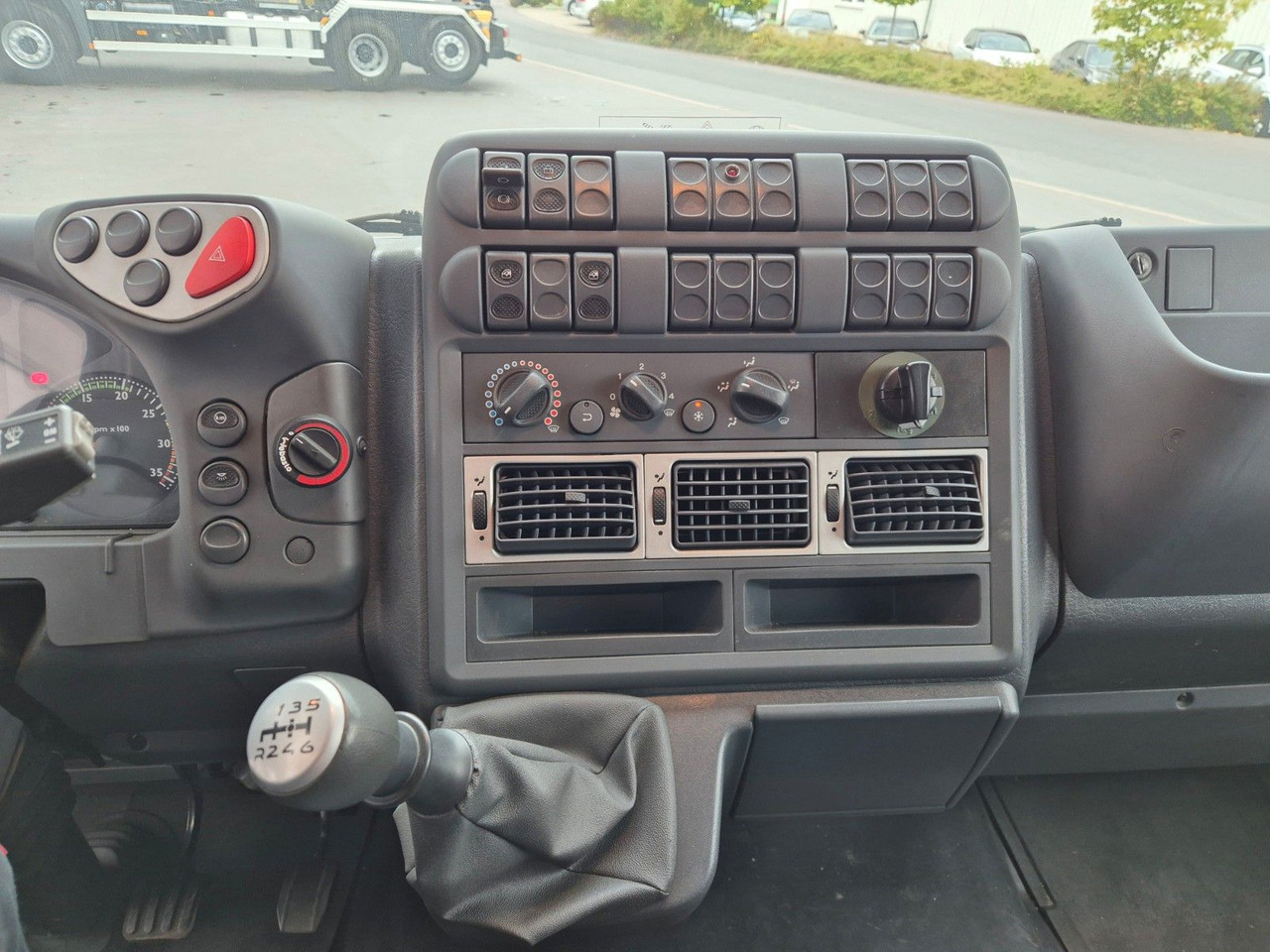 Грузовик бортовой/ Платформа Iveco Eurocargo ML100E22WM-BW 4x4 Pritsche L-Haus Bett: фото 16