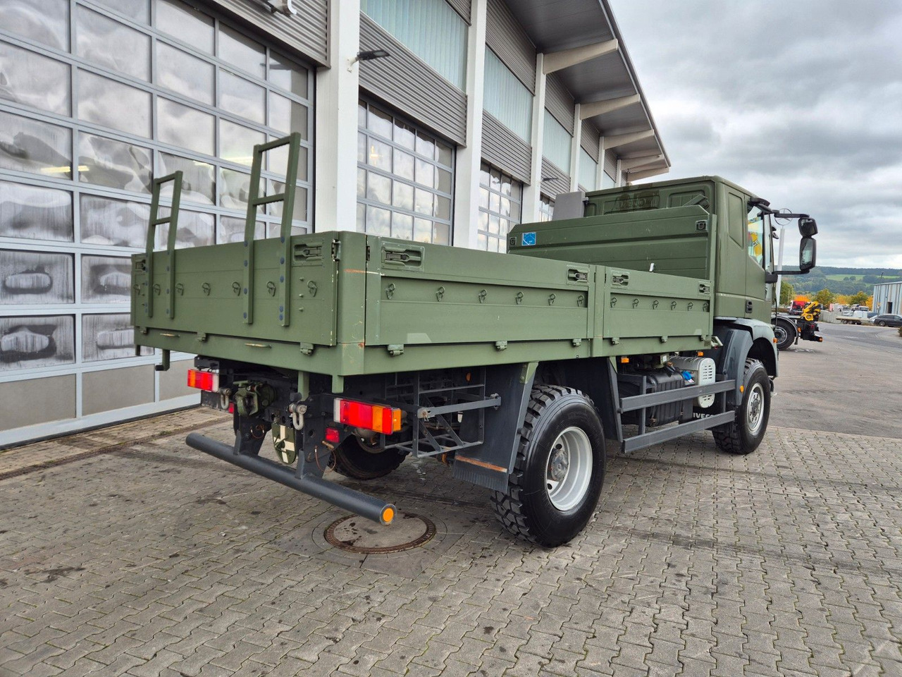 Грузовик бортовой/ Платформа Iveco Eurocargo ML100E22WM-BW 4x4 Pritsche L-Haus Bett: фото 10 Грузовик бортовой/ Платформа Iveco Eurocargo ML100E22WM-BW 4x4 Pritsche L-Haus Bett: фото 10