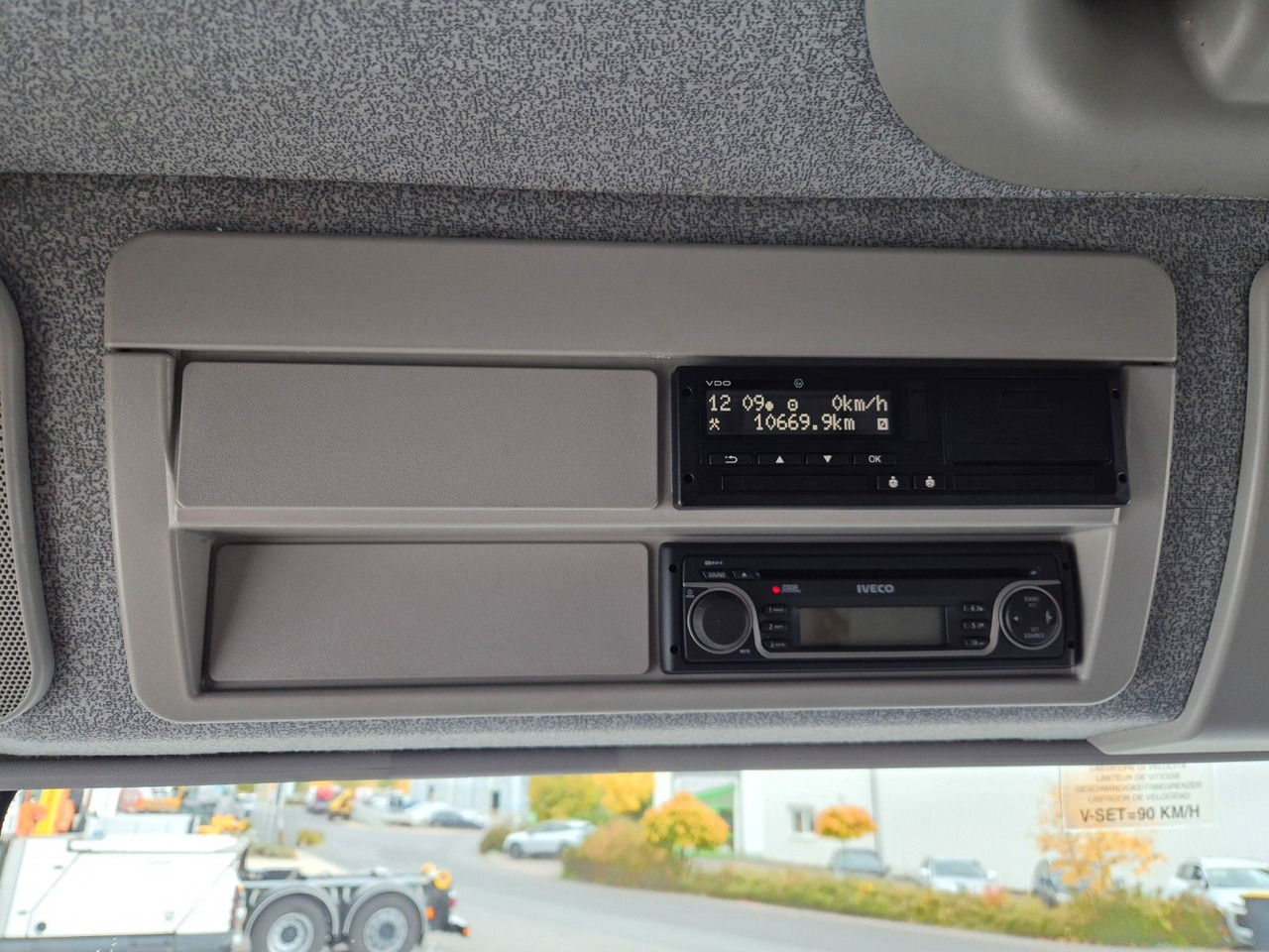 Грузовик бортовой/ Платформа Iveco Eurocargo ML100E22WM-BW 4x4 Pritsche L-Haus Bett: фото 19 Грузовик бортовой/ Платформа Iveco Eurocargo ML100E22WM-BW 4x4 Pritsche L-Haus Bett: фото 19