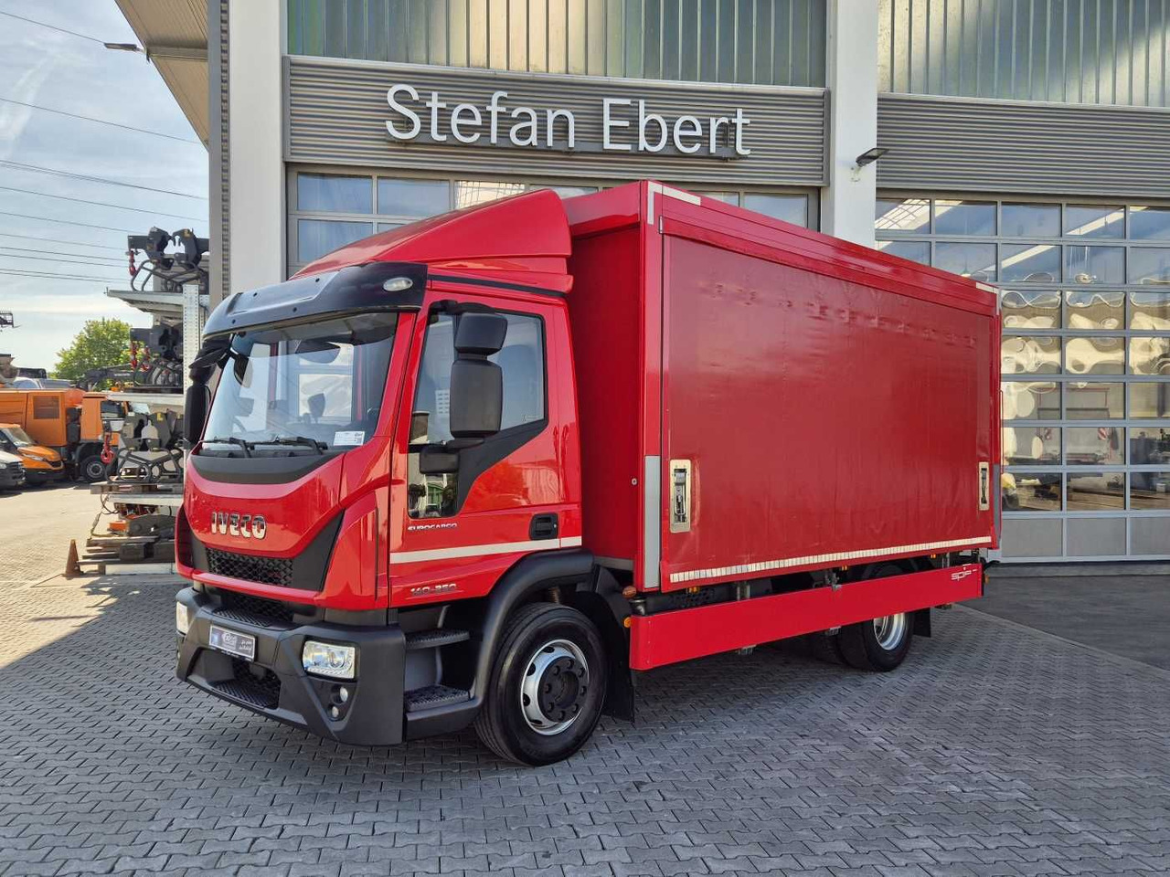 Iveco Eurocargo ML140E25/P Schiebeplanen LBW 1.500kg - Грузовик для перевозки напитков: фото 1 Iveco Eurocargo ML140E25/P Schiebeplanen LBW 1.500kg - Грузовик для перевозки напитков: фото 1