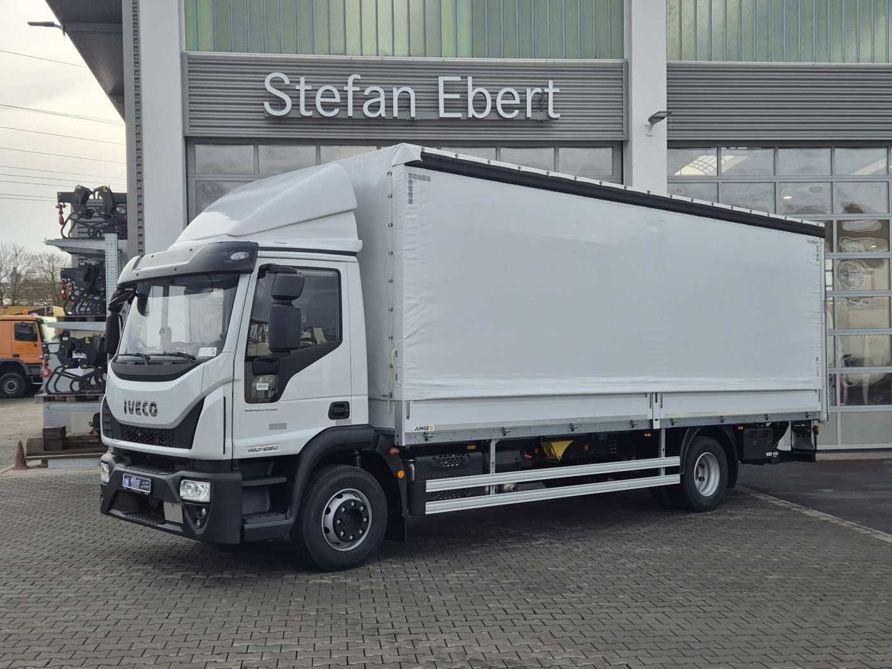 Iveco Eurocargo ML140E28/P LBW Bär Schiebeplane AHK - Тентованный грузовик: фото 3 Iveco Eurocargo ML140E28/P LBW Bär Schiebeplane AHK - Тентованный грузовик: фото 3