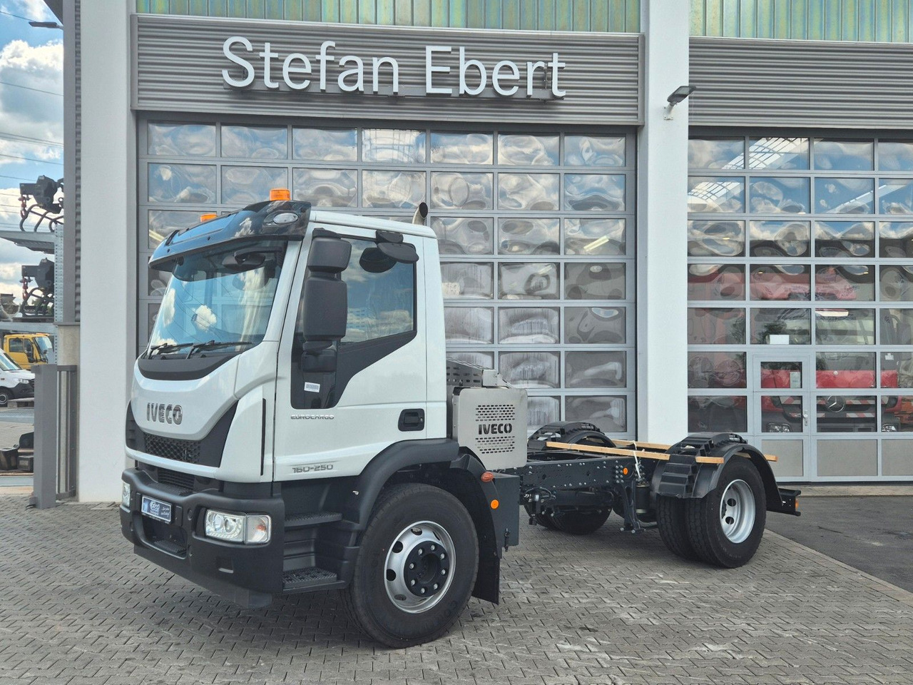 Iveco Eurocargo ML160E25/P EVI_E 4x2 RHD Rechtslenker - Подметально-уборочная машина: фото 1 Iveco Eurocargo ML160E25/P EVI_E 4x2 RHD Rechtslenker - Подметально-уборочная машина: фото 1
