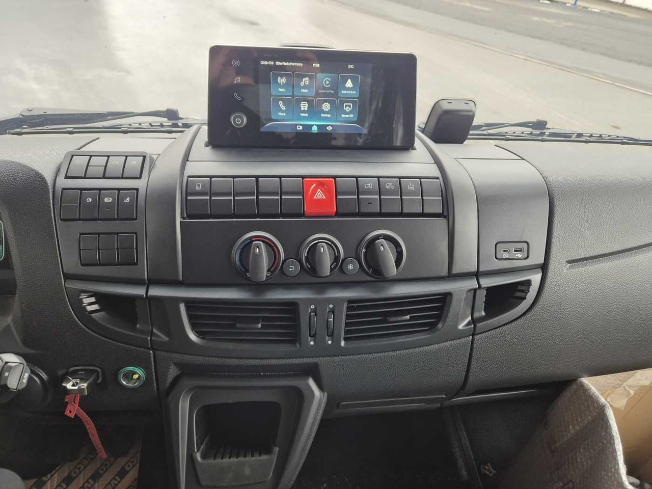 Новый Грузовик-шасси Iveco Eurocargo ML180E28/P 4x2 ZF-Automatik 8AP 3Stück: фото 12