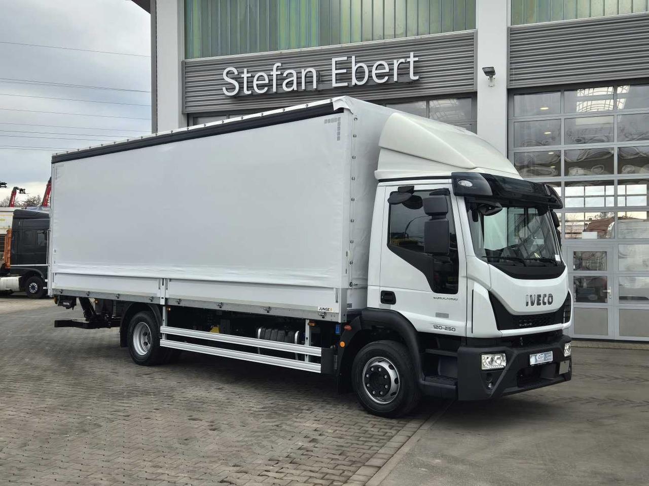 Iveco ML120E25/P 2x Schiebeplane AHK LBW Kamera - Тентованный грузовик: фото 4 Iveco ML120E25/P 2x Schiebeplane AHK LBW Kamera - Тентованный грузовик: фото 4
