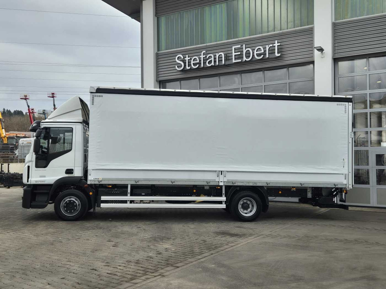 Iveco ML120E25/P 2x Schiebeplane AHK LBW Kamera - Тентованный грузовик: фото 5 Iveco ML120E25/P 2x Schiebeplane AHK LBW Kamera - Тентованный грузовик: фото 5