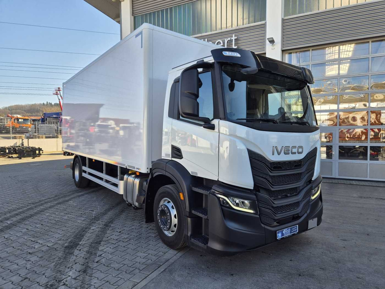 Iveco S-Way AD190S40/P Junge AHK LBW 2.000kg - Грузовик с закрытым кузовом: фото 2 Iveco S-Way AD190S40/P Junge AHK LBW 2.000kg - Грузовик с закрытым кузовом: фото 2