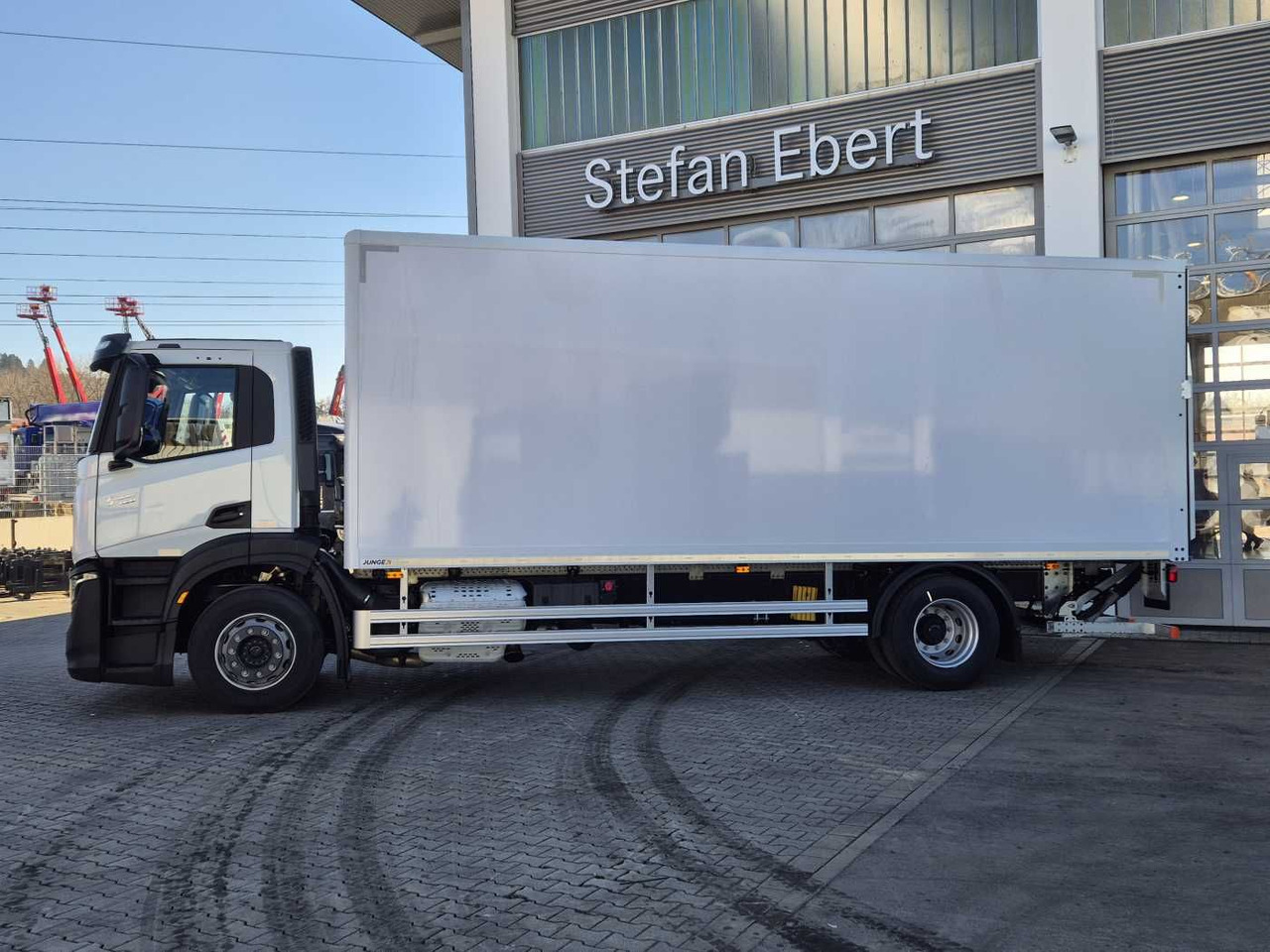 Iveco S-Way AD190S40/P Junge AHK LBW 2.000kg - Грузовик с закрытым кузовом: фото 5 Iveco S-Way AD190S40/P Junge AHK LBW 2.000kg - Грузовик с закрытым кузовом: фото 5