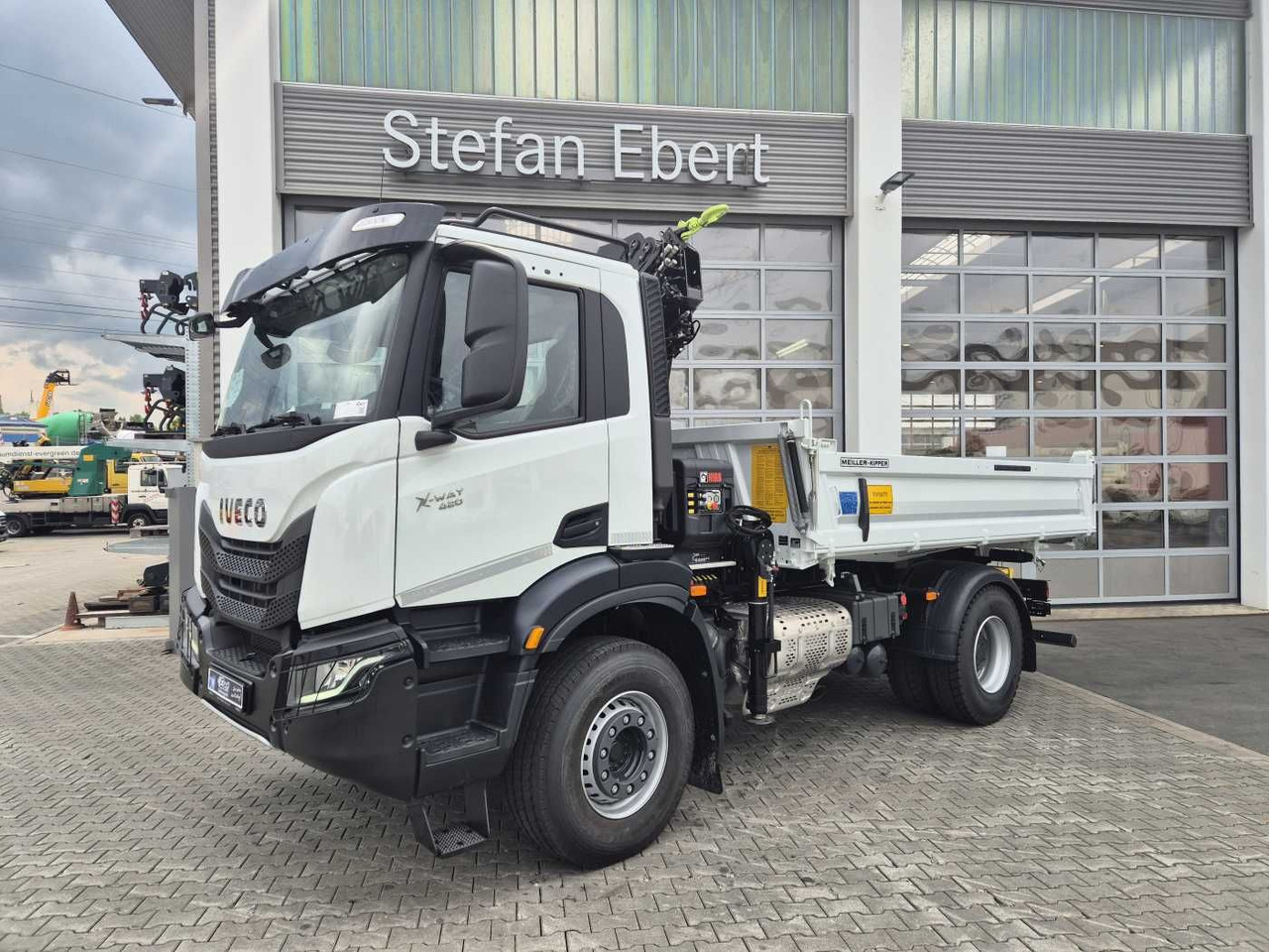 Iveco X-Way AD200X42/P HR OFF Hiab X-HIDUO 118E-3 Funk - Самосвал, Автоманипулятор: фото 4 Iveco X-Way AD200X42/P HR OFF Hiab X-HIDUO 118E-3 Funk - Самосвал, Автоманипулятор: фото 4