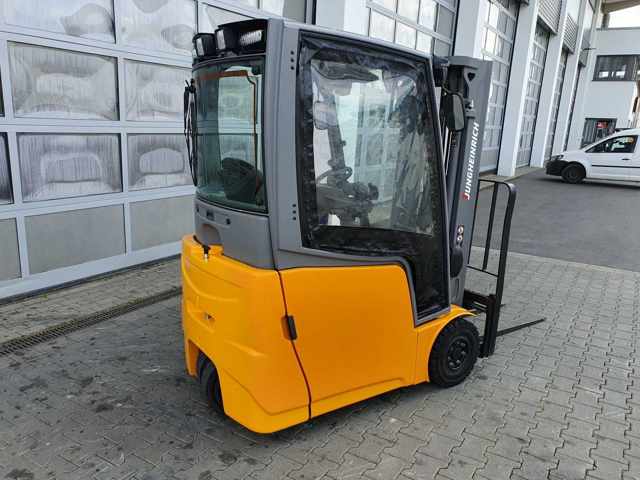Jungheinrich EFG 215 / Triplex 4.25m / SS / nur 1.680h / 2021 - Электропогрузчик: фото 4 Jungheinrich EFG 215 / Triplex 4.25m / SS / nur 1.680h / 2021 - Электропогрузчик: фото 4