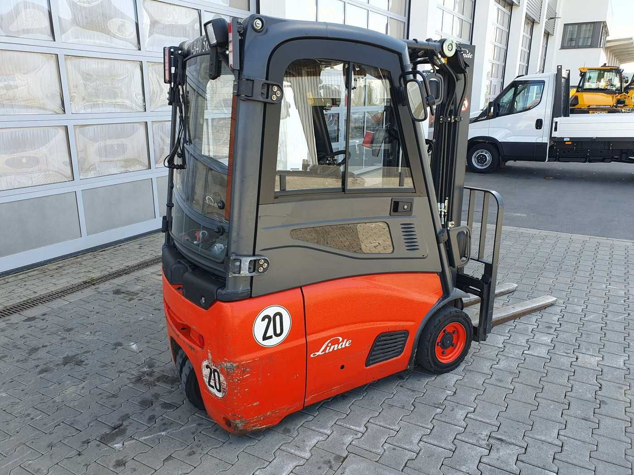 Linde E14 - 01 / Triplex: 4.00m! / SS / nur 3.405h! - Электропогрузчик: фото 4 Linde E14 - 01 / Triplex: 4.00m! / SS / nur 3.405h! - Электропогрузчик: фото 4