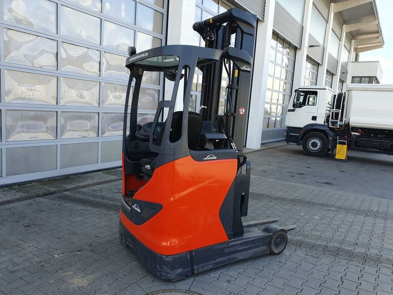 Linde R12B-01 / nur 2.394h! / Hubhöhe: 6m / 2015 - Ричтрак: фото 4 Linde R12B-01 / nur 2.394h! / Hubhöhe: 6m / 2015 - Ричтрак: фото 4