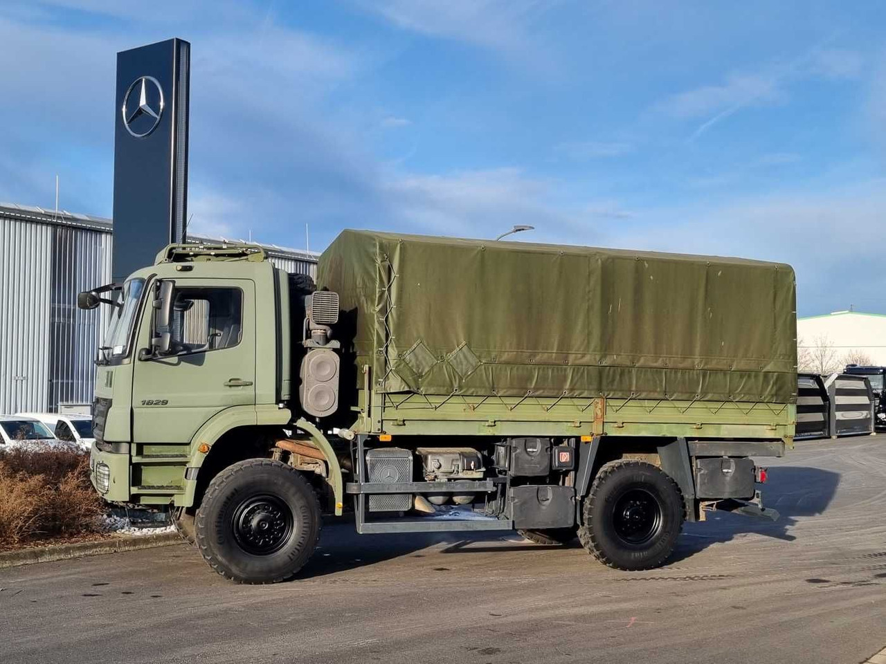 Mercedes-Benz Axor 1829 A 4x4 Pritsche/Plane 10 Stück - Тентованный грузовик: фото 5 Mercedes-Benz Axor 1829 A 4x4 Pritsche/Plane 10 Stück - Тентованный грузовик: фото 5