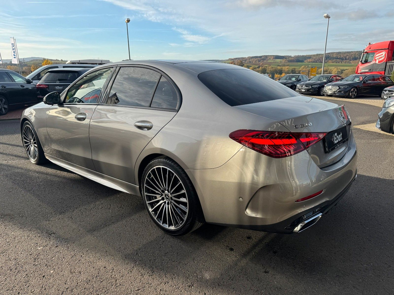 Mercedes-Benz C 300 AMG+Pano+Burmester+360+Digital+Memory - Седан: фото 3 Mercedes-Benz C 300 AMG+Pano+Burmester+360+Digital+Memory - Седан: фото 3