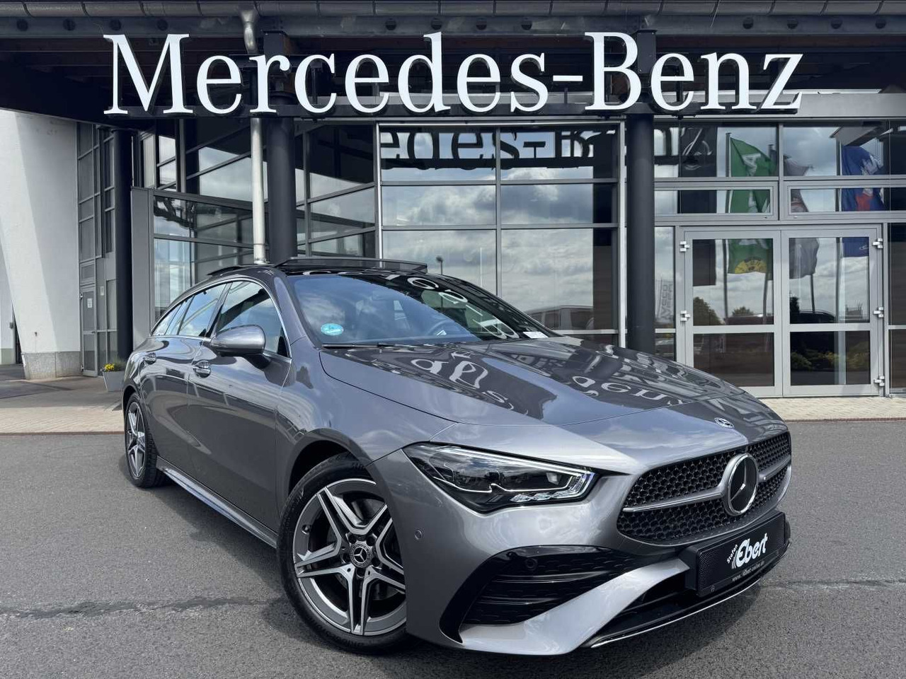 Mercedes-Benz CLA 200 AMG+Pano+MultiBeam+DistrPro+HUD+360 - Легковой автомобиль: фото 1 Mercedes-Benz CLA 200 AMG+Pano+MultiBeam+DistrPro+HUD+360 - Легковой автомобиль: фото 1
