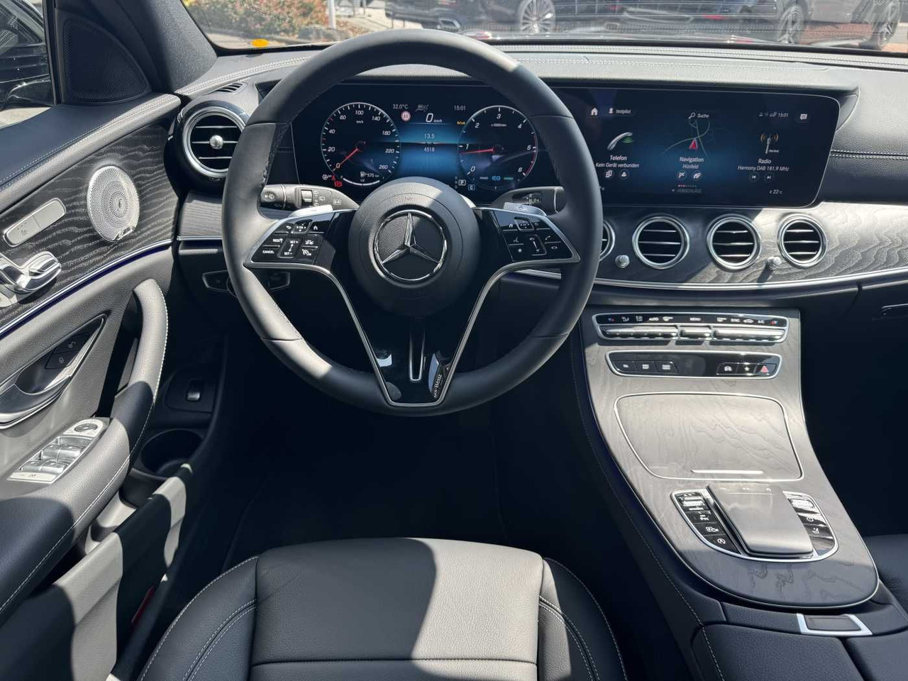 Легковой автомобиль Mercedes-Benz E 220d AMG+Pano+Burm+Distr+Memory+AHK+360: фото 11