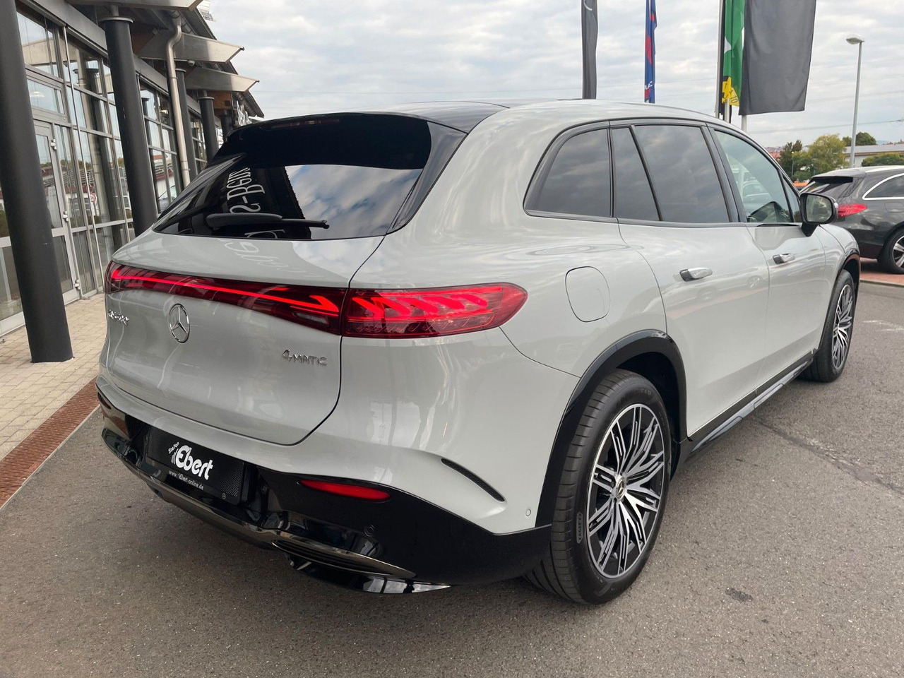 Mercedes-Benz EQS SUV 580 AMG DigL+AIR+HUD+Hyper+Burm+Pano - Внедорожник: фото 4 Mercedes-Benz EQS SUV 580 AMG DigL+AIR+HUD+Hyper+Burm+Pano - Внедорожник: фото 4