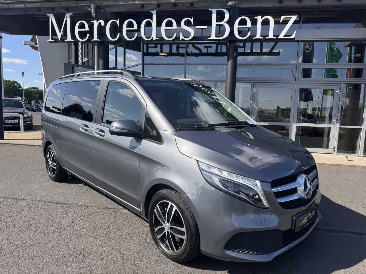 Mercedes-Benz V 220 d EDITION Liege-Paket AHK2,5 LED DAB MBUX - Пассажирский фургон: фото 1 Mercedes-Benz V 220 d EDITION Liege-Paket AHK2,5 LED DAB MBUX - Пассажирский фургон: фото 1