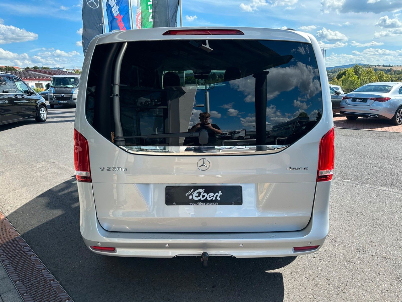 Mercedes-Benz V 250 EDITION 4MATIC Kompakt Liege-Paket AHK2,5t - Пассажирский фургон: фото 5 Mercedes-Benz V 250 EDITION 4MATIC Kompakt Liege-Paket AHK2,5t - Пассажирский фургон: фото 5
