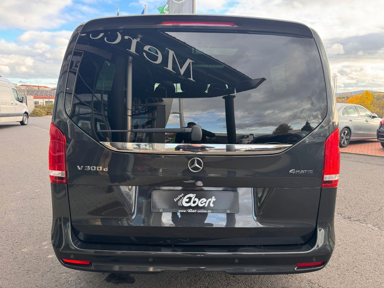 Mercedes-Benz V 300 d 4MATIC AVA ED AMG DISTR Stdh AHK2,5 PANO - Универсал: фото 5 Mercedes-Benz V 300 d 4MATIC AVA ED AMG DISTR Stdh AHK2,5 PANO - Универсал: фото 5