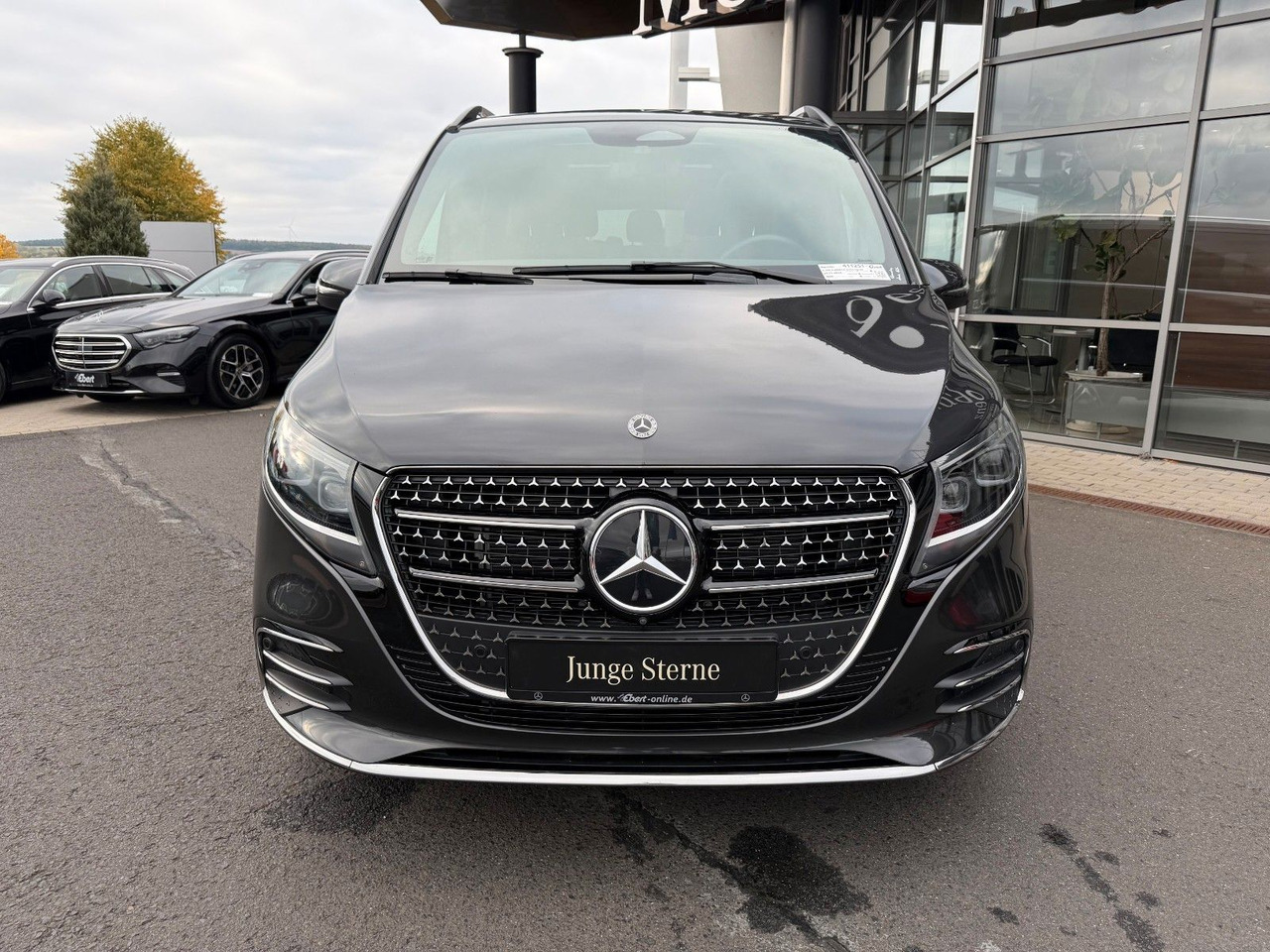 Mercedes-Benz V 300 d 4MATIC EXCLUSIVE AMG Panorama Standheiz - Пассажирский фургон: фото 2 Mercedes-Benz V 300 d 4MATIC EXCLUSIVE AMG Panorama Standheiz - Пассажирский фургон: фото 2