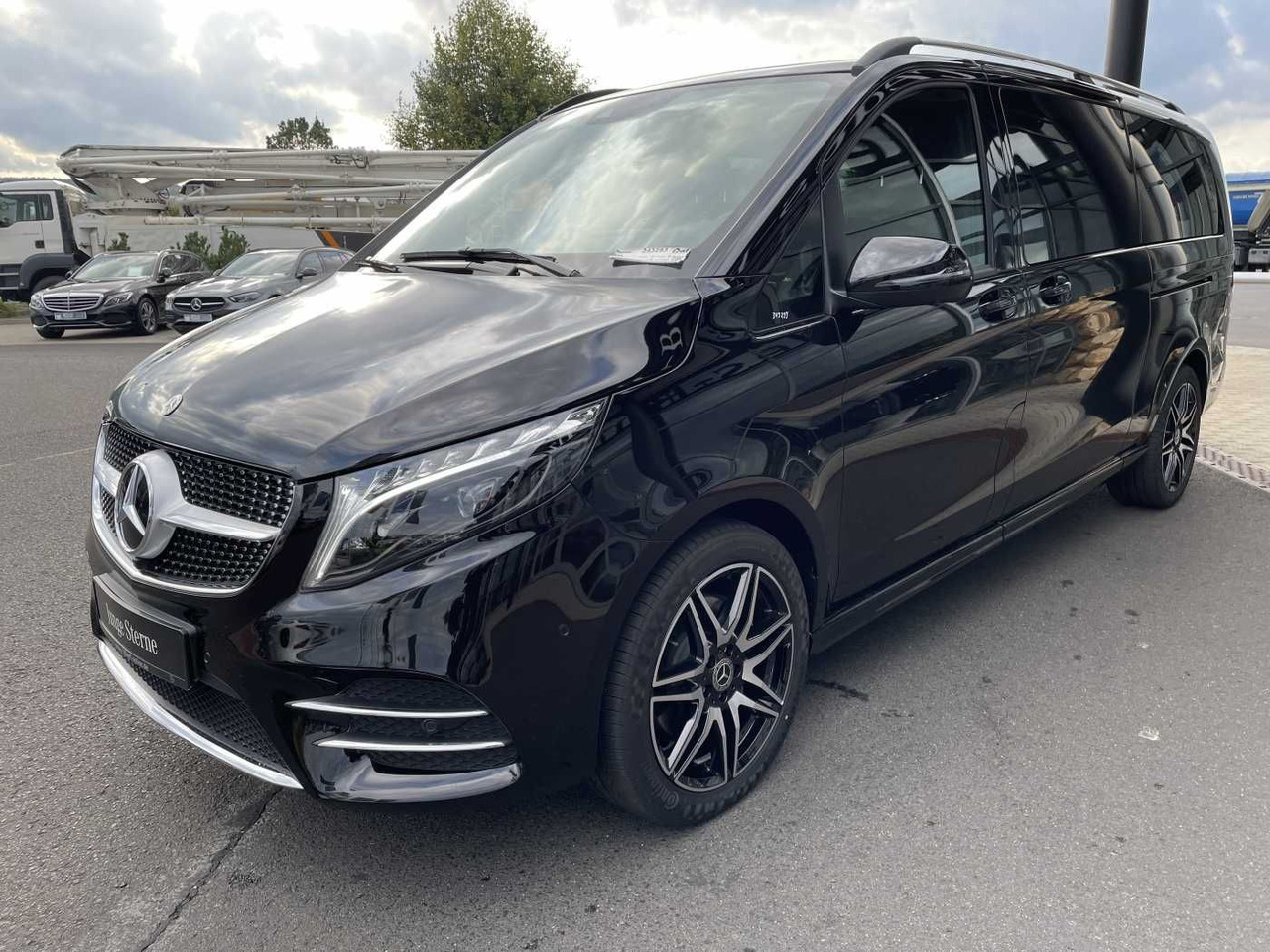 Mercedes-Benz V 300 d AVA 4MATIC AMG Kühlschrank AIRMATIC - Универсал: фото 2 Mercedes-Benz V 300 d AVA 4MATIC AMG Kühlschrank AIRMATIC - Универсал: фото 2