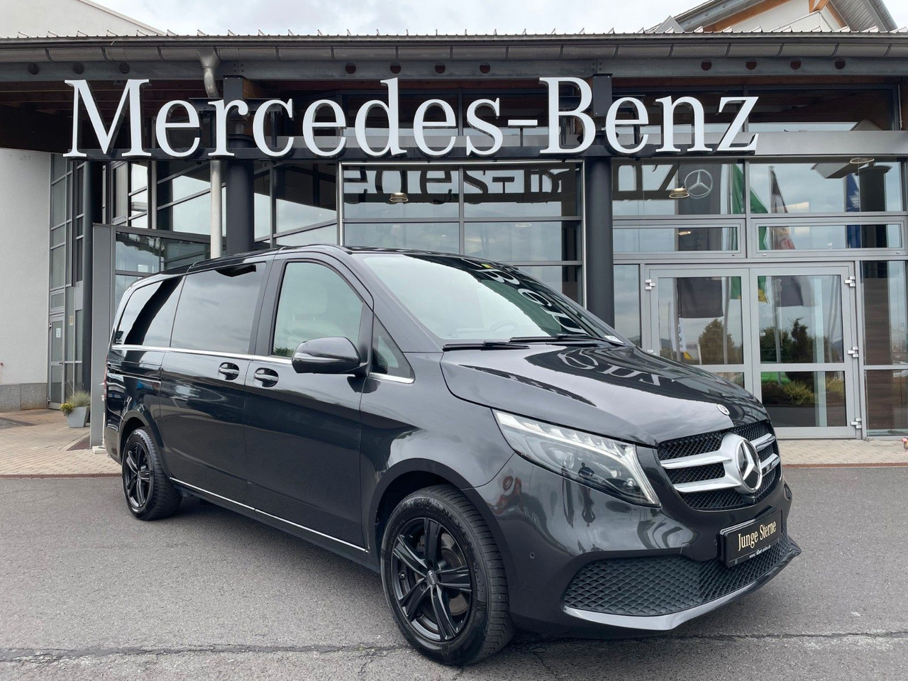 Mercedes-Benz V 300 d AVA ED 4MATIC Sitzklima Burmester 6Sitze - Универсал: фото 1 Mercedes-Benz V 300 d AVA ED 4MATIC Sitzklima Burmester 6Sitze - Универсал: фото 1
