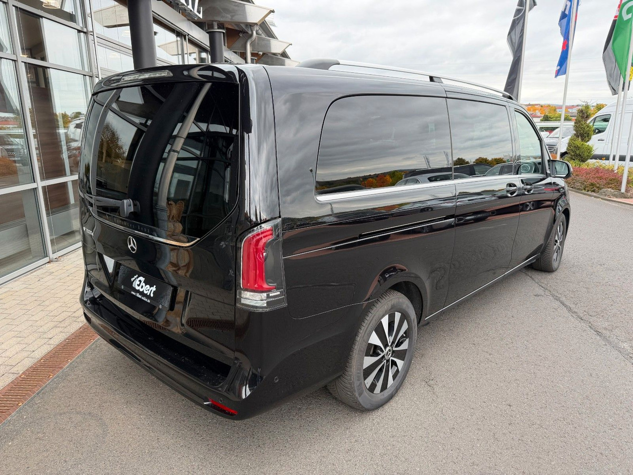 Mercedes-Benz V 300 d AVANTGARDE Extralang 360Kamera Standh - Пассажирский фургон: фото 4 Mercedes-Benz V 300 d AVANTGARDE Extralang 360Kamera Standh - Пассажирский фургон: фото 4