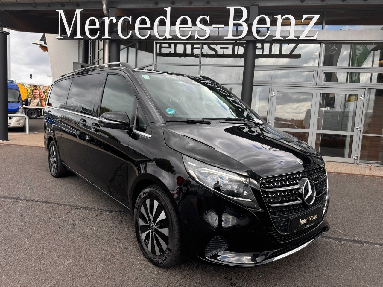 Mercedes-Benz V 300 d AVANTGARDE Extralang 360Kamera Standheiz - Универсал: фото 1 Mercedes-Benz V 300 d AVANTGARDE Extralang 360Kamera Standheiz - Универсал: фото 1