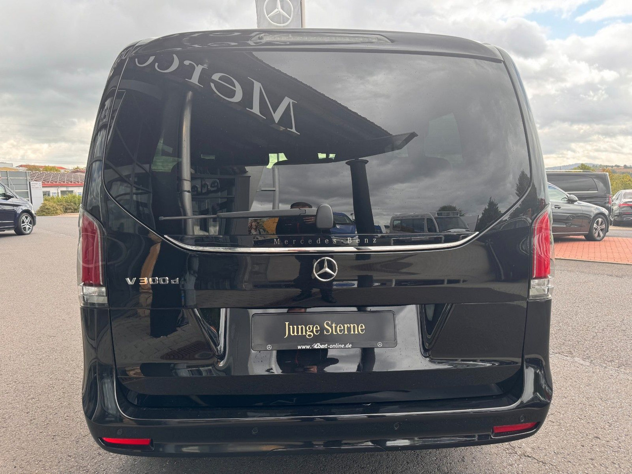 Mercedes-Benz V 300 d AVANTGARDE Extralang 360Kamera Standheiz - Пассажирский фургон: фото 5 Mercedes-Benz V 300 d AVANTGARDE Extralang 360Kamera Standheiz - Пассажирский фургон: фото 5