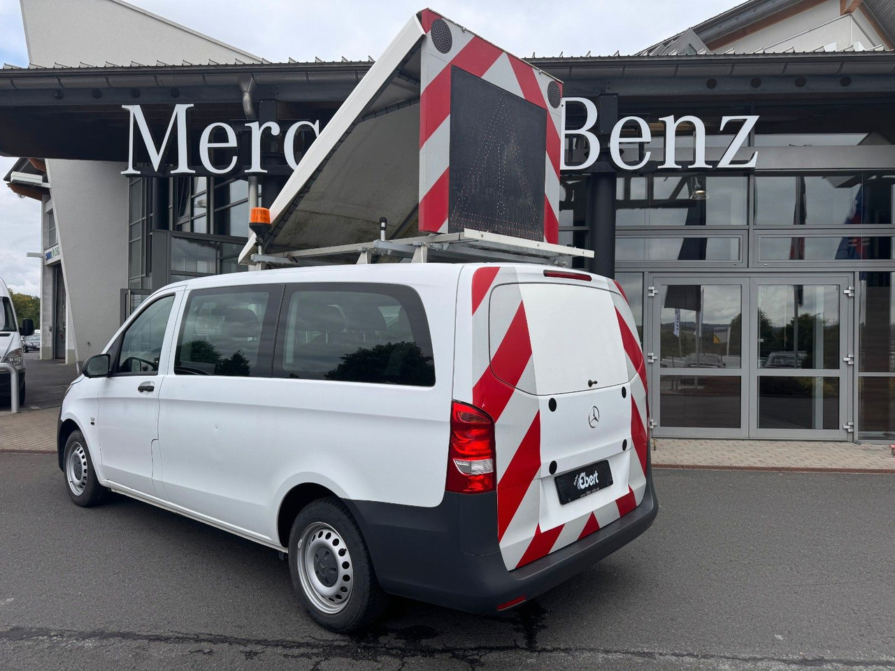 Mercedes-Benz Vito 111 CDI Tourer Begleitfahrzeug BF3+ / WVZ - Легковой фургон: фото 1 Mercedes-Benz Vito 111 CDI Tourer Begleitfahrzeug BF3+ / WVZ - Легковой фургон: фото 1